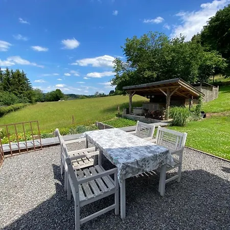 Le Nid Douillet アパート ティユー